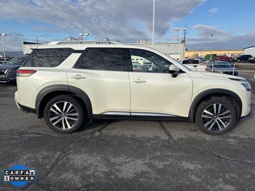 2023 Nissan Pathfinder Platinum 4WD