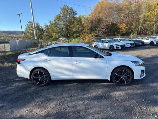 2025 Nissan Altima SR AWD
