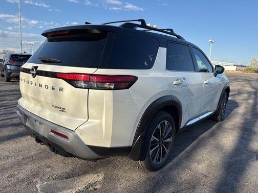 Pearl White Tricoat/Super Black 2023 Nissan Pathfinder Platinum 4WD