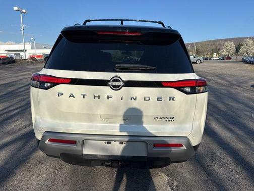 Pearl White Tricoat/Super Black 2023 Nissan Pathfinder Platinum 4WD