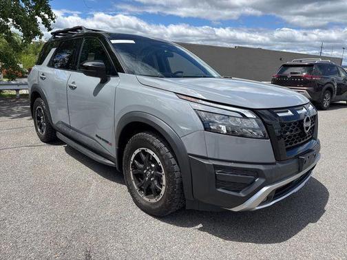 Solid Gray/Super Black 2024 Nissan Pathfinder Rock Creek 4WD