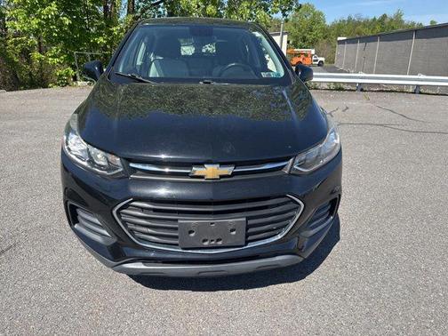 Mosaic Black Metallic 2017 Chevrolet Trax LS