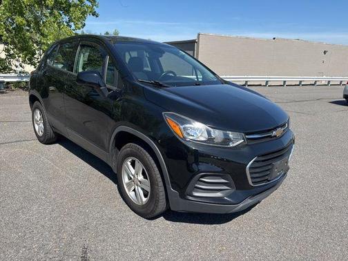 Mosaic Black Metallic 2017 Chevrolet Trax LS