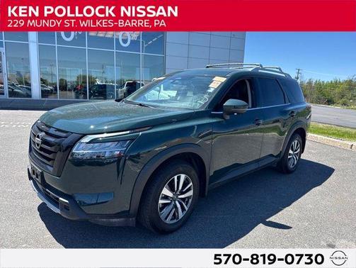 Obsidian Green Pearl 2024 Nissan Pathfinder SL 4WD