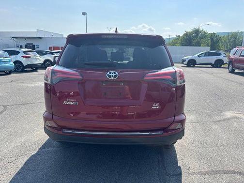 Ruby Flare Pearl 2018 Toyota RAV4 LE