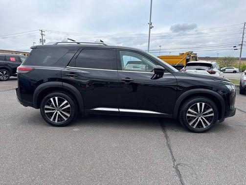 Super Black 2023 Nissan Pathfinder Platinum 4WD