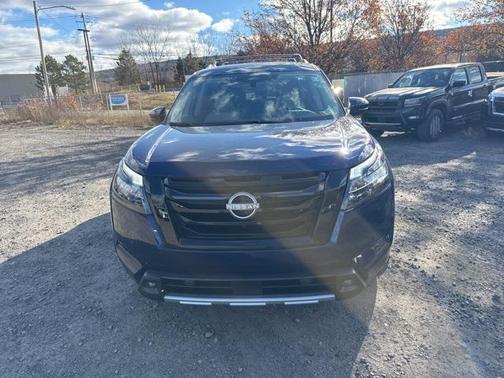 2025 Nissan Pathfinder SL 4WD