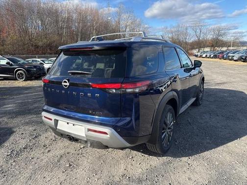 2025 Nissan Pathfinder SL 4WD