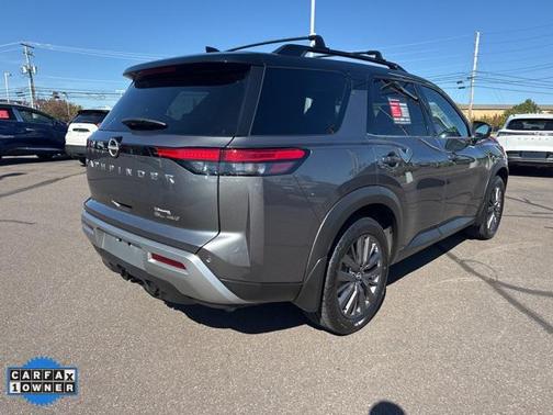 2024 Nissan Pathfinder SL 4WD