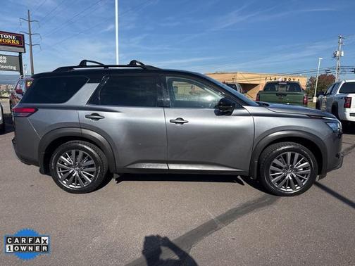 2024 Nissan Pathfinder SL 4WD