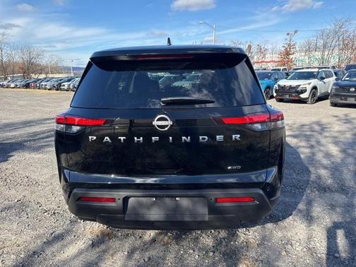 2025 Nissan Pathfinder S 4WD