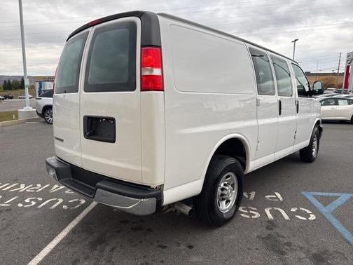 2022 Chevrolet Express 2500 RWD 2500 Regular Wheelbase WT