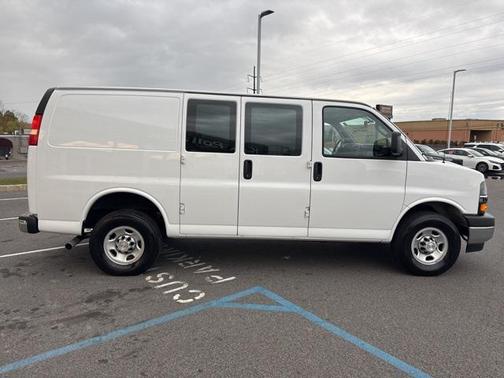 2022 Chevrolet Express 2500 RWD 2500 Regular Wheelbase WT