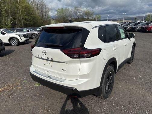 Everest White Pearl Tricoat 2026 Nissan Rogue SV