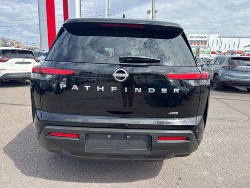 2024 Nissan Pathfinder S 4WD