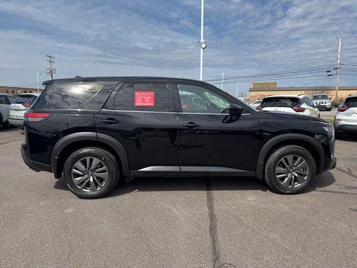 2024 Nissan Pathfinder S 4WD