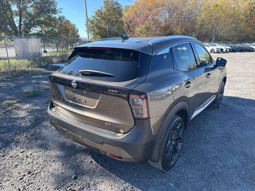 Canyon Bronze Metallic 2026 Nissan Kicks SR