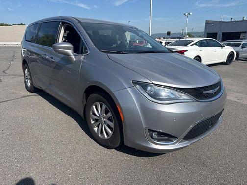 Billet Silver Metallic Clearcoat 2019 Chrysler Pacifica Touring Plus