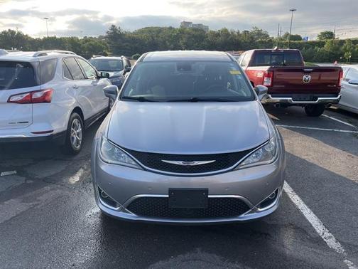 Billet Silver Metallic Clearcoat 2019 Chrysler Pacifica Touring Plus