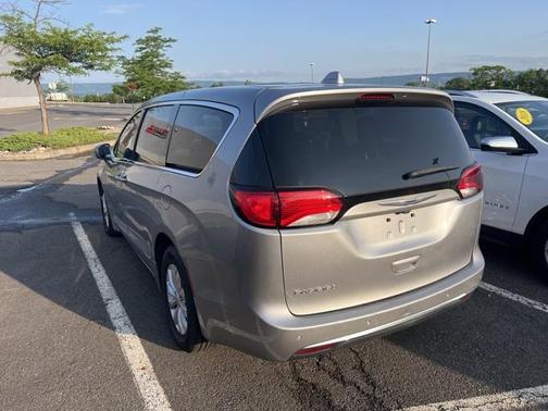 Billet Silver Metallic Clearcoat 2019 Chrysler Pacifica Touring Plus