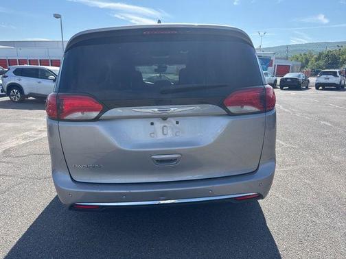 Billet Silver Metallic Clearcoat 2019 Chrysler Pacifica Touring Plus