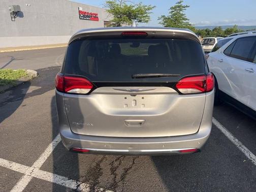 Billet Silver Metallic Clearcoat 2019 Chrysler Pacifica Touring Plus