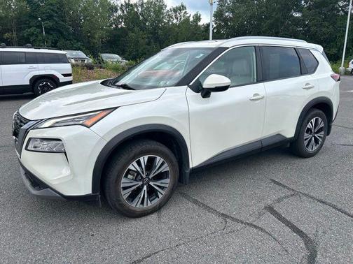 Pearl White Tricoat 2023 Nissan Rogue SV