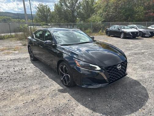 2025 Nissan Altima SR FWD