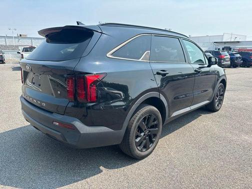 Ebony Black 2021 Kia Sorento S