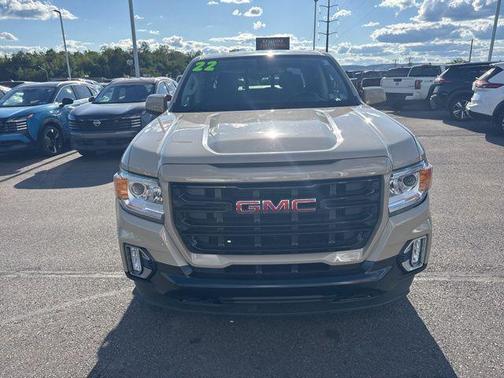 Desert Sand Metallic 2022 GMC Canyon Elevation