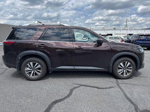 Mocha Almond Pearl 2022 Nissan Pathfinder SL 4WD