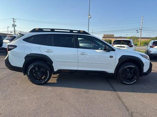 Crystal White Pearl 2023 Subaru Outback Wilderness