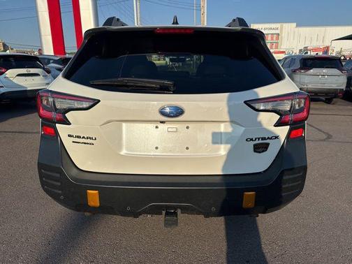 Crystal White Pearl 2023 Subaru Outback Wilderness