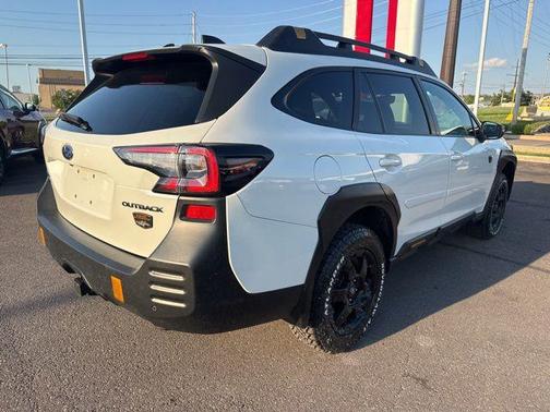 Crystal White Pearl 2023 Subaru Outback Wilderness