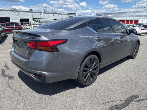 Gun Metallic 2022 Nissan Altima SR Intelligent AWD