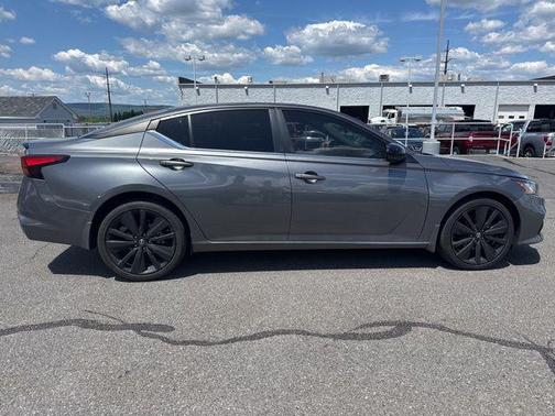 Gun Metallic 2022 Nissan Altima SR Intelligent AWD