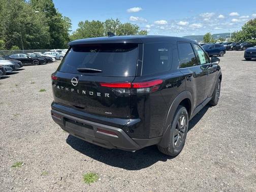 2025 Nissan Pathfinder S 4WD