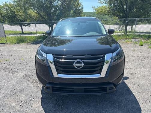 2025 Nissan Pathfinder S 4WD