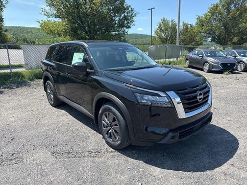2025 Nissan Pathfinder S 4WD