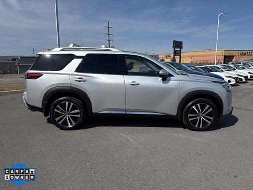 2024 Nissan Pathfinder Platinum 4WD