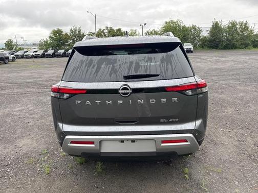 2025 Nissan Pathfinder SL 4WD
