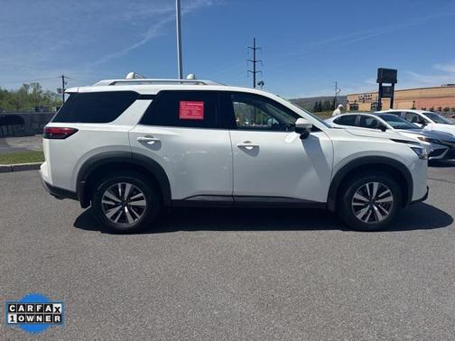 2024 Nissan Pathfinder SL 4WD