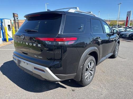 2025 Nissan Pathfinder SL 4WD