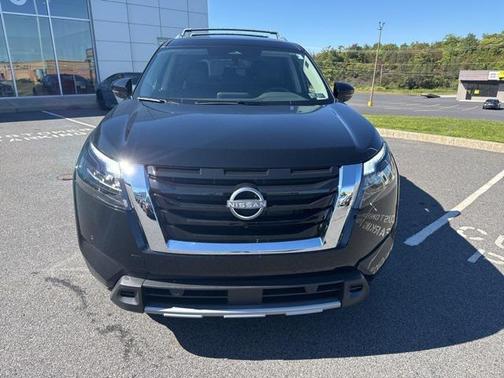 2025 Nissan Pathfinder SL 4WD