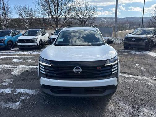 Aspen White Tricoat 2026 Nissan Kicks SR