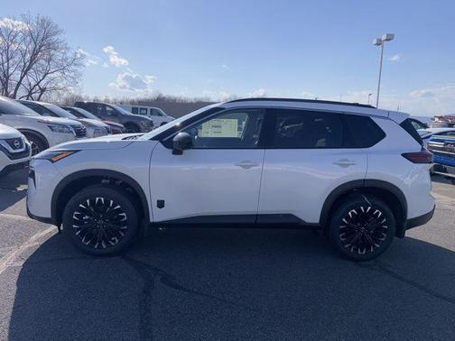Everest White Pearl Tricoat 2026 Nissan Rogue Dark Armor