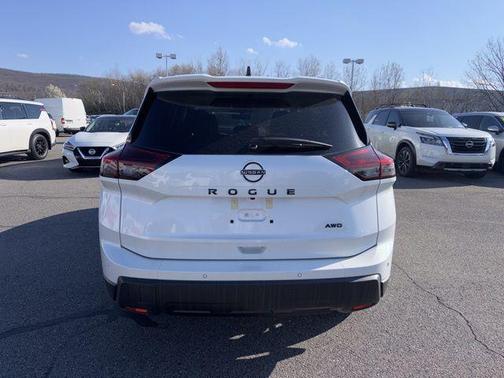 Everest White Pearl Tricoat 2026 Nissan Rogue Dark Armor