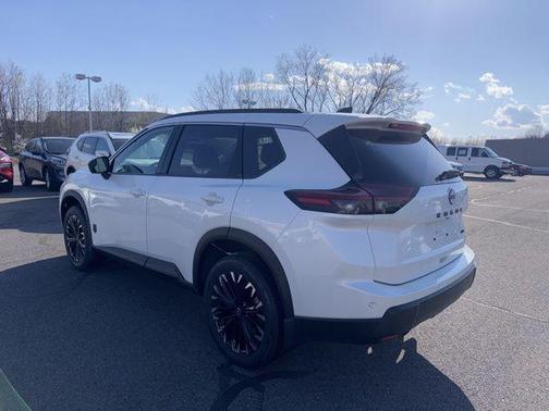 Everest White Pearl Tricoat 2026 Nissan Rogue Dark Armor