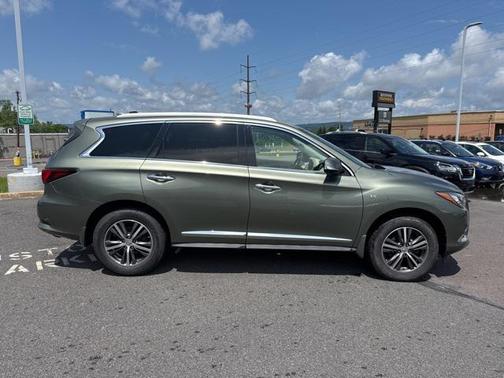 2017 INFINITI QX60 Base