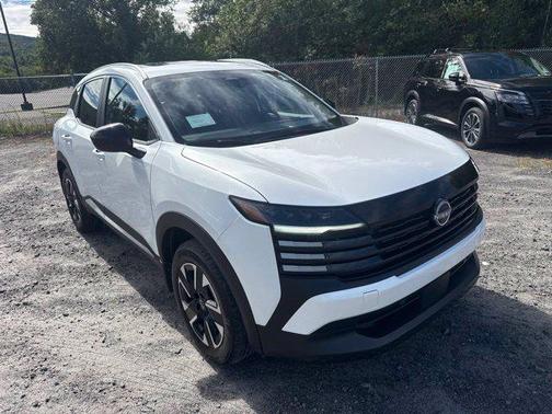 Aspen White Tricoat 2027 Nissan Kicks SV